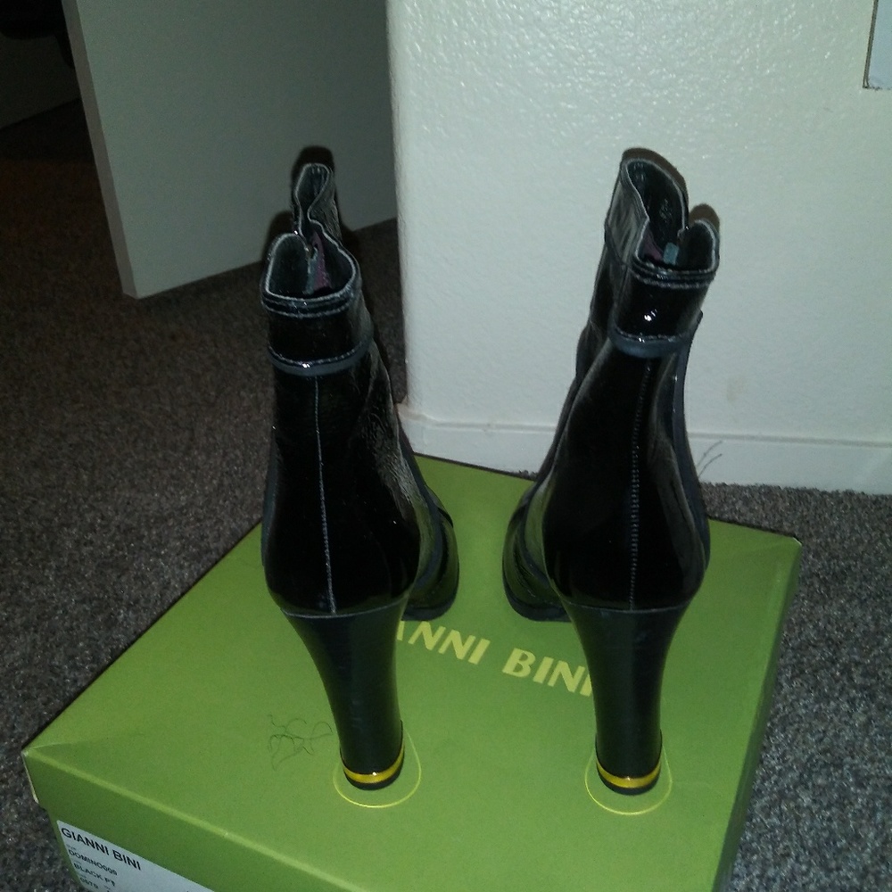 Boots - Picture 3 of 5